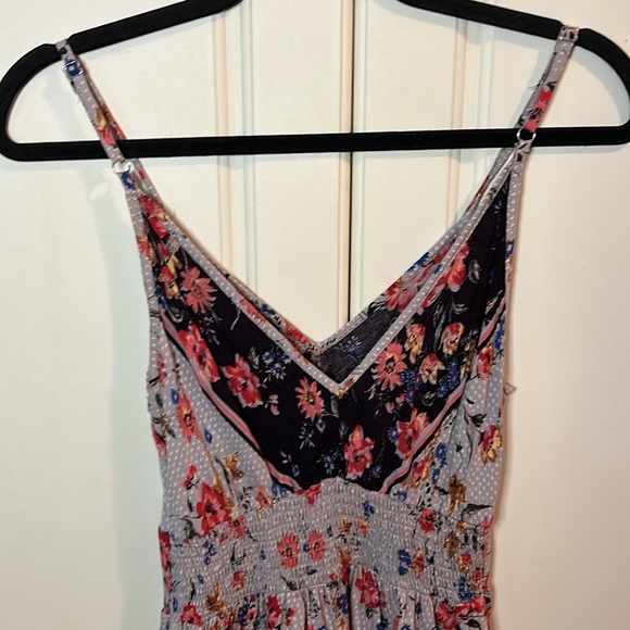 ANGIE💫Women’s Floral V-Neck Spaghetti Strap Lightweight Romper with Pockets - Picture 6 of 15